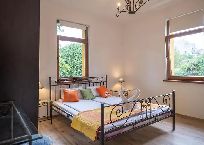 Entire House With Guest & Garden Sofía