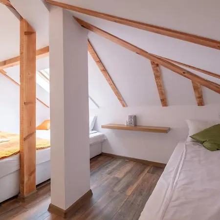 Entire House With Guest & Garden *